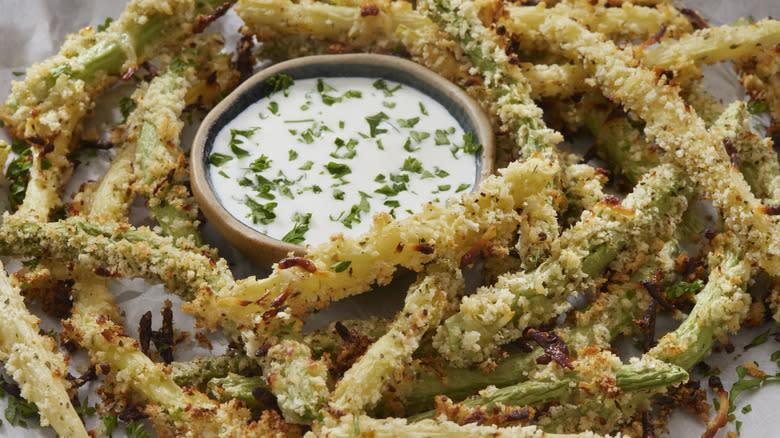 fried coated green beans with dip