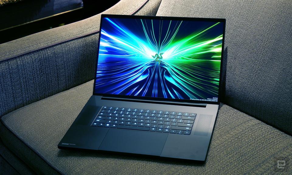 In addition to having the world’s first 4K 165Hz 18” display, the Blade 18 is one of the first laptops that is expected to get a Thunderbolt 5 port. 