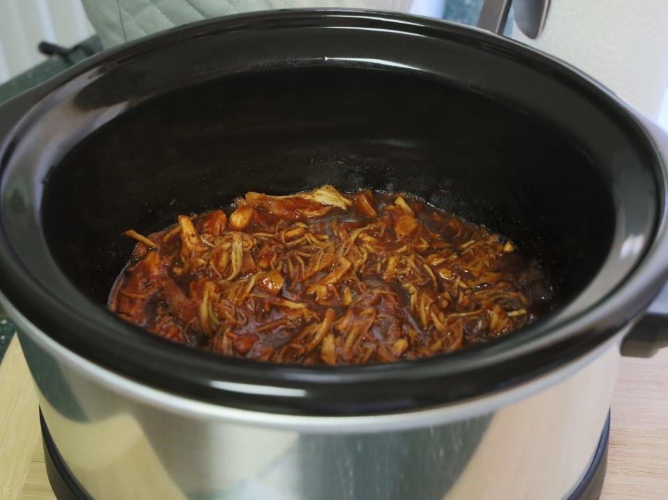 barbecue chicken slow cooker