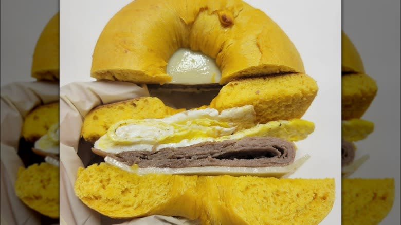 Egg bagel breakfast sandwich