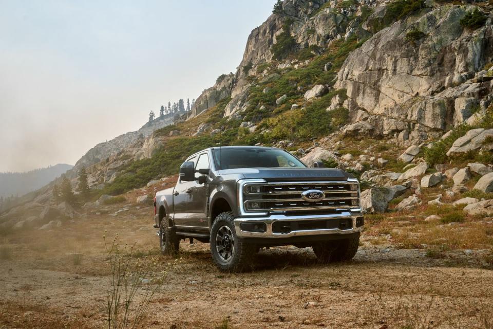 View Photos of the 2023 Ford Super Duty