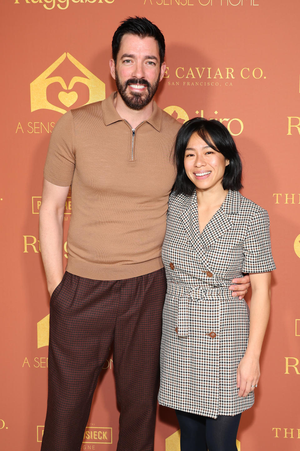 LOS ANGELES, CALIFORNIA - OCTOBER 21: (L-R) Drew Scott and Linda Phan attend A Sense Of Home Gala honoring Charlotte and Gary Gilbert and Jeneva Bell  at private residence on October 21, 2023 in Los Angeles, California. (Photo by Leon Bennett/Getty Images)