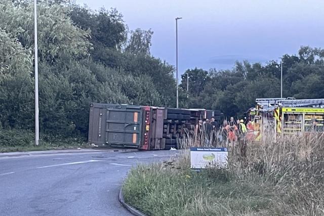 'We heard banging from the cattle': Livestock lorry overturns on roundabout <i>(Image: Daily Echo)</i>