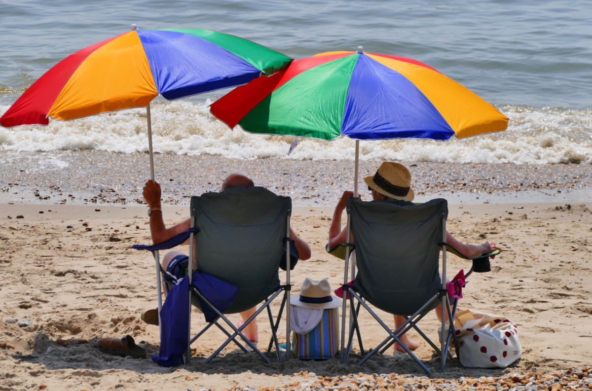 Locked-down Brits break free in 26C sun on hottest day of year so far – and  it could hit 29C tomorrow – The Sun