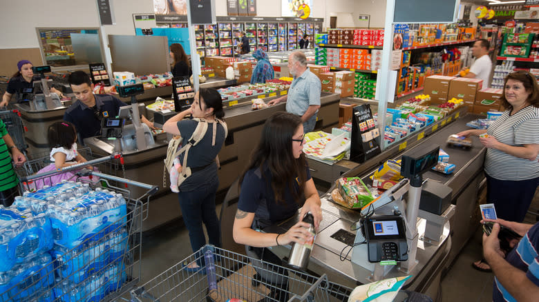 customers shopping at Aldi