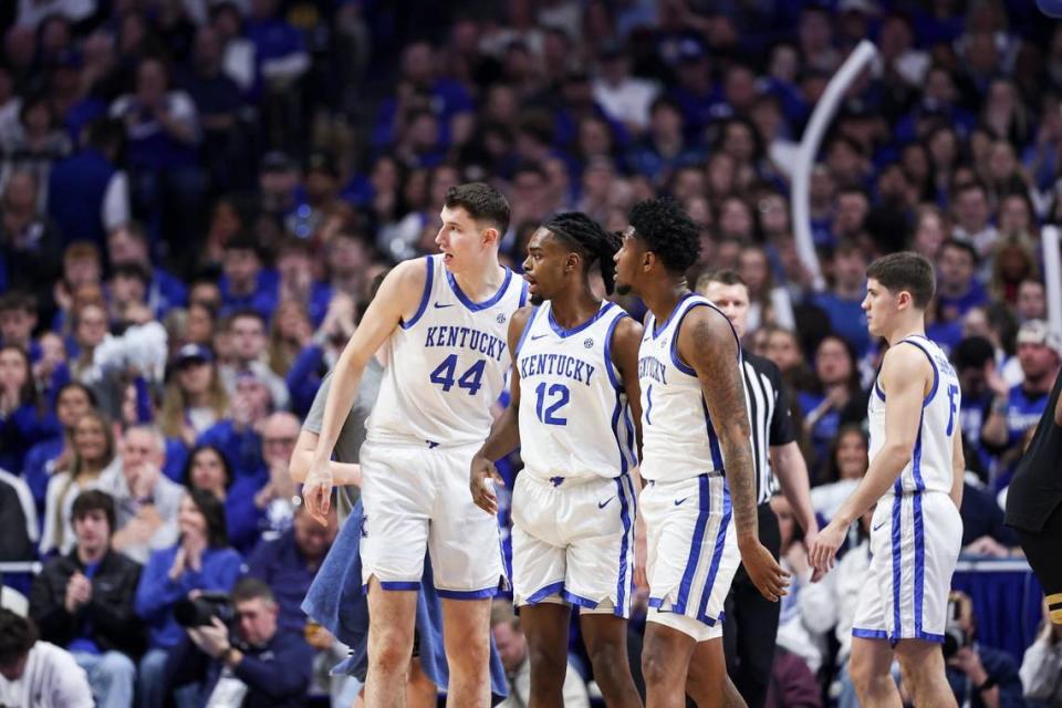 Kentucky’s Antonio Reeves (12) talks with his teammates during Wednesday’s game against Vanderbilt at Rupp Arena. Reeves scored 20 points on Senior Night. Silas Walker/swalker@herald-leader.com