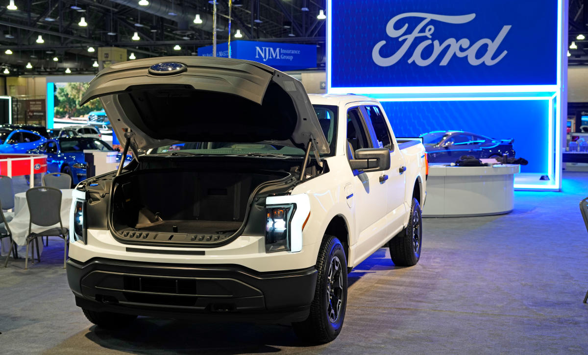 Ford is cutting F-150 Lightning production due to waning demand - engadget.com