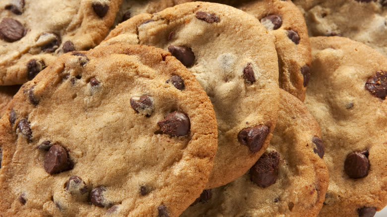 chocolate chip cookies 