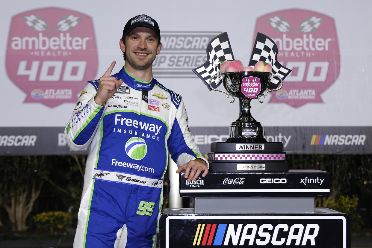 Daniel Suárez, piloto del  Freeway Insurance Chevrolet, consiguió su segunda victoria en la NASCAR Cup Series en Atlanta. (Foto: Todd Kirkland/Getty Images)