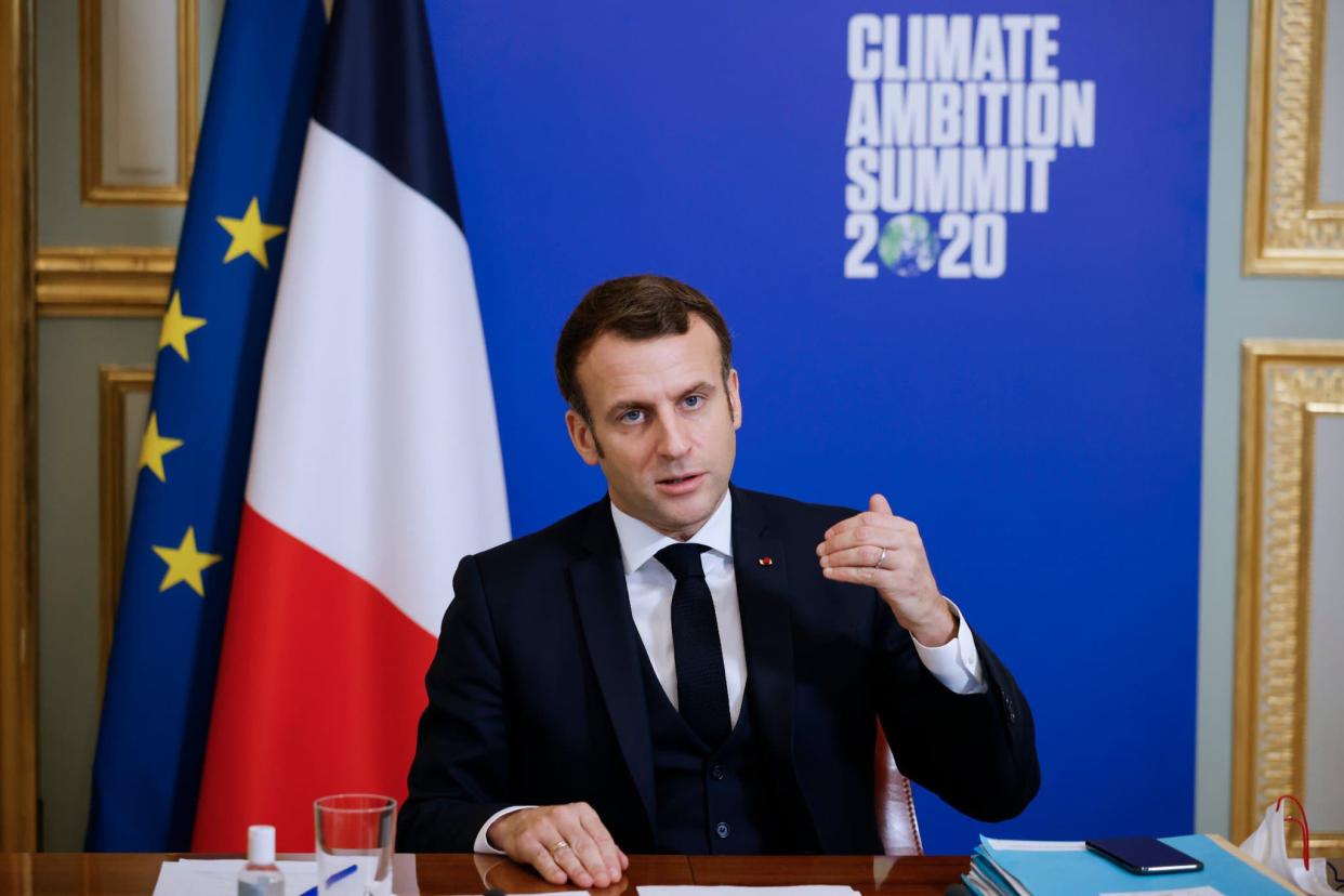 Emmanuel Macron lors d'une visioconférence destinée à relancer les efforts de lutte contre le réchauffement climatique, 5 ans jours pour jour après l'Accord de Paris - Yoan Valat -pool - AFP