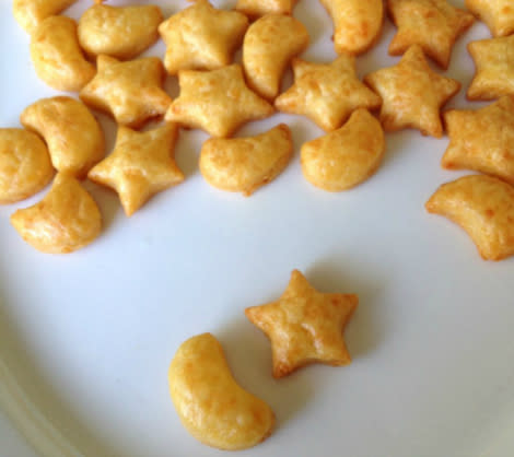 Yum! Homemade cheddar crackers!