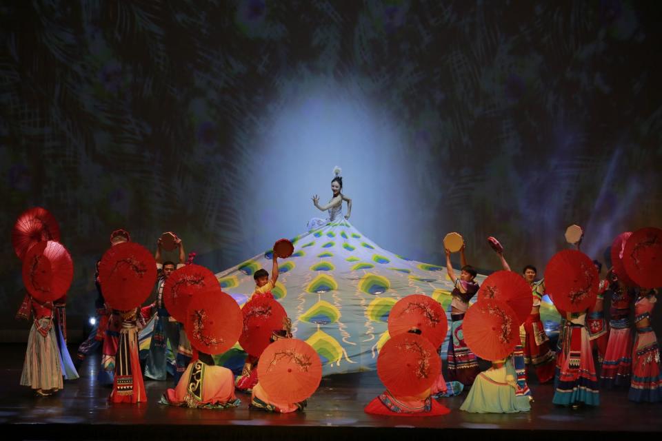 ▲麗江民族歌舞演出的孔雀舞。（圖／佛光山佛陀館提供，2018.02.28）