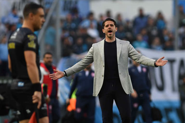 Fernando Gago, entrenador de Racing, planea luchar por el campeonato hasta último momento