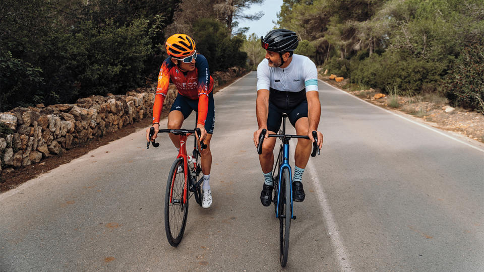 Writer Ben Oliver (right) keeps pace with cycling great Geraint Thomas.