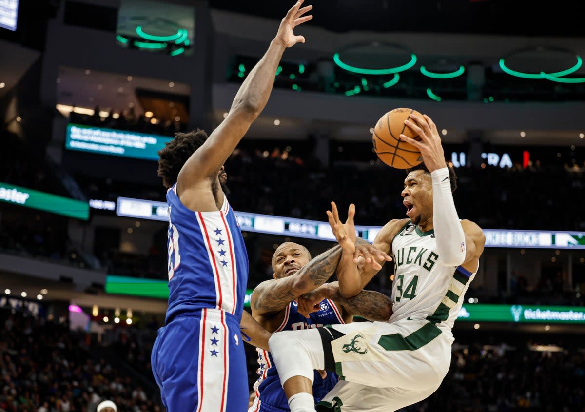 76ERS-BUCKS (AP)