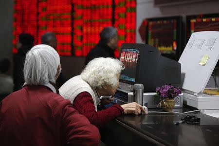 Asian stocks fell in morning trade on Wednesday