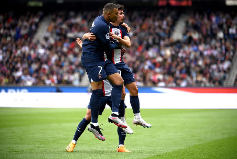 Kylian Mbappé y Vitinha convirtieron goles en el último compromiso de París Saint Germain