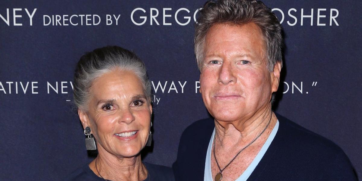 Love Story Actors Ali MacGraw and Ryan O'Neal Are Getting Stars on the  Hollywood Walk of Fame - Yahoo Sports