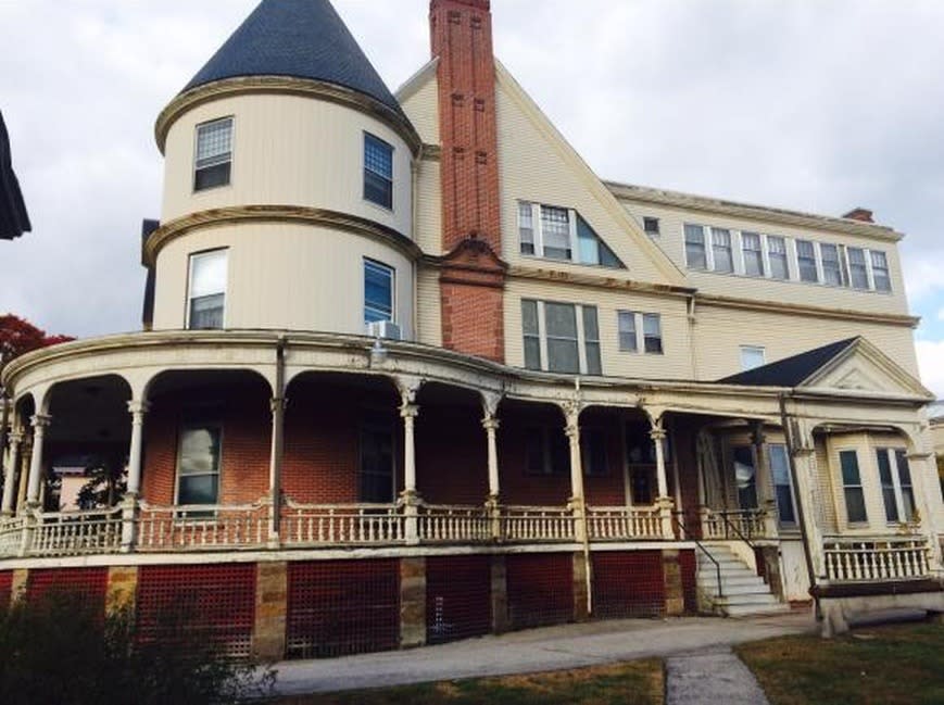You Can Own a 30-Room Mansion for $30K (Of Course, There’s a Catch)