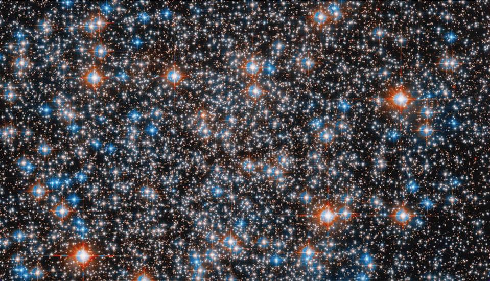  This image shows just a portion of M55, the cluster as a whole appears spherical because the stars’ intense gravitational attraction pulls them together. Hubble’s clear view above Earth’s atmosphere resolves individual stars in this cluster. Ground-based telescopes can also resolve individual stars in M55, but fewer stars are visible. 