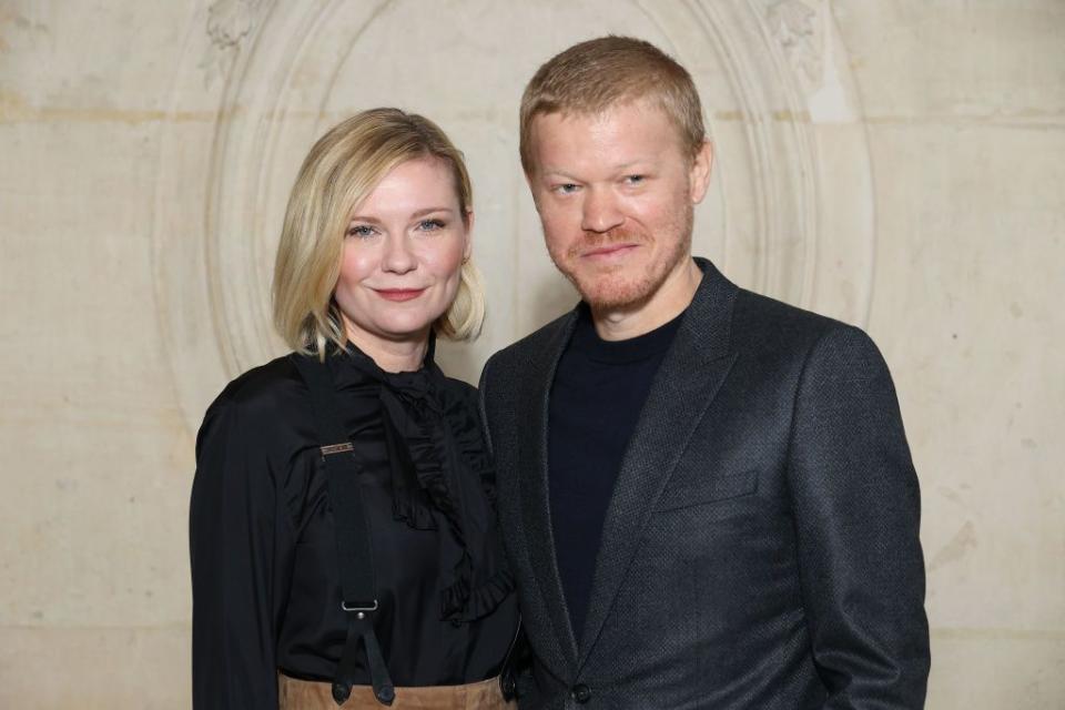 kirsten dunst paris fashion week