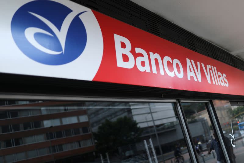 Foto de archivo. El logo del Banco Av Villas, parte del Grupo Aval, en una de sus oficinas de Bogotá