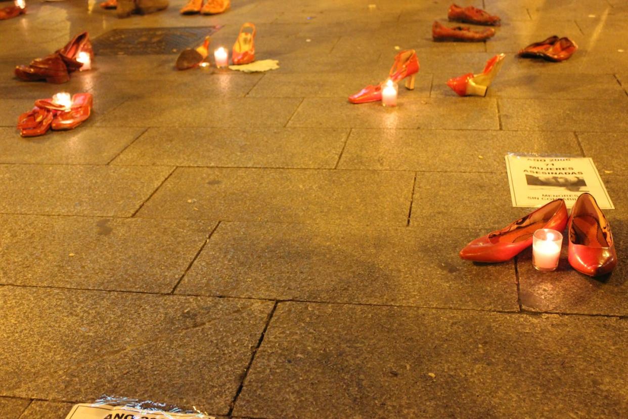 Manifestación contra los feminicidios en Madrid, 2015. <a href="https://www.shutterstock.com/es/image-photo/madrid-spain-11302015-femicide-manifestation-square-1271425705" rel="nofollow noopener" target="_blank" data-ylk="slk:Giacomo M/Shutterstock;elm:context_link;itc:0;sec:content-canvas" class="link ">Giacomo M/Shutterstock</a>