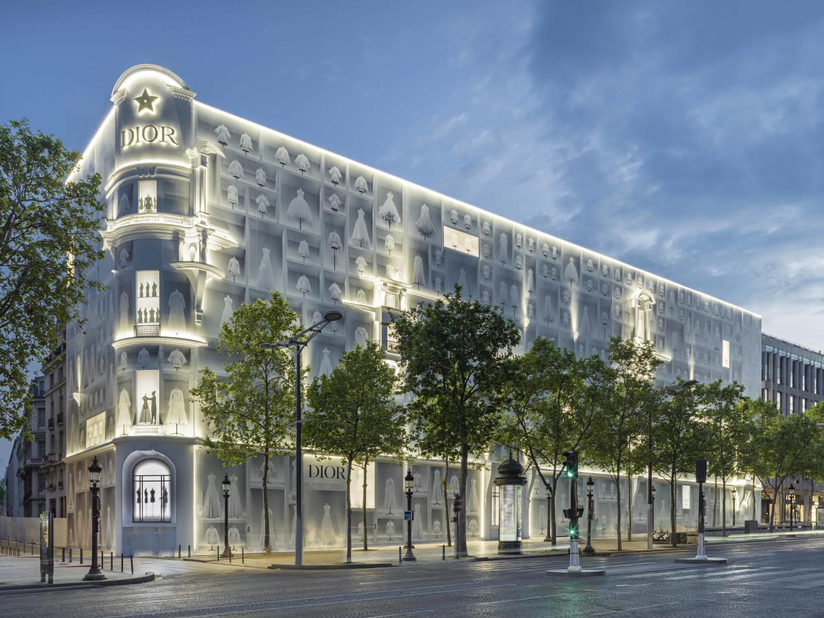 Dior Flagship Store in Paris in 2023  Paris store, Avenue montaigne, Paris