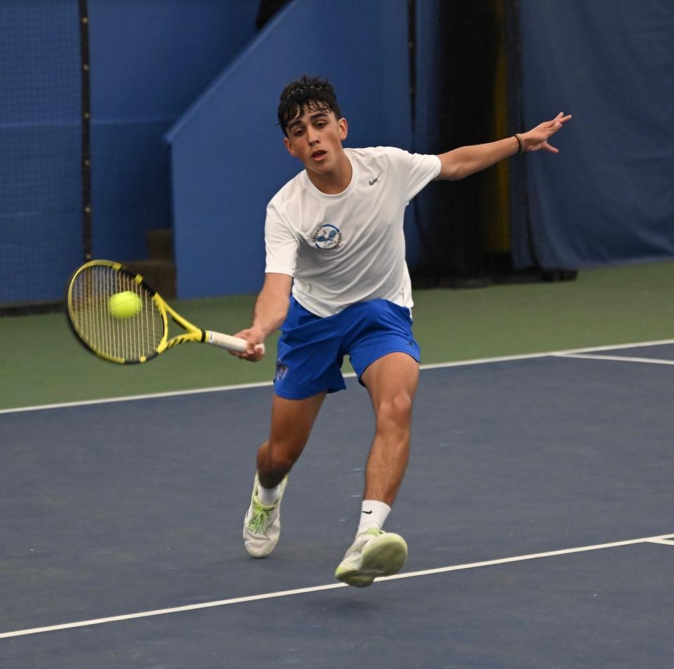 El estudiante de segundo año de Ontario, Héctor Sánchez Vidal, ganó el segundo puesto en sencillos.