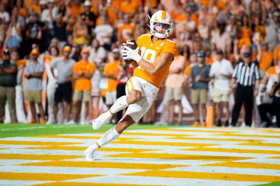 Tennessee wide receiver Walker Merrill (19) makes a touchdown catch during the Vols' game against Ball State in Neyland Stadium on Thursday, Sept. 1, 2022.