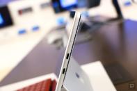 <p>Surface Pro 8 hands-on</p> 