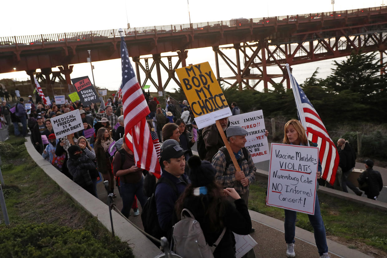 Anti-vaxxers march to the Golden Gate Bridge 
