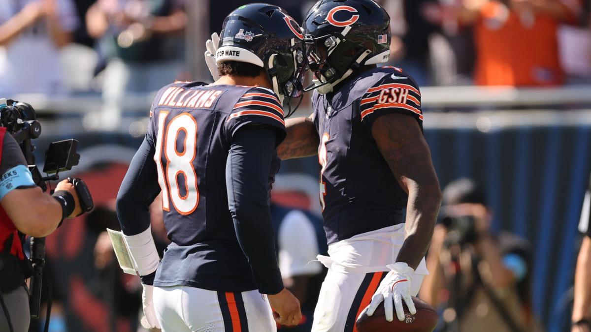 Bears play a dominant first half, lead 27-7 against the Panthers