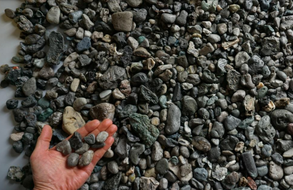 Pyroplastics look just like real pebbles (University of Plymouth) 