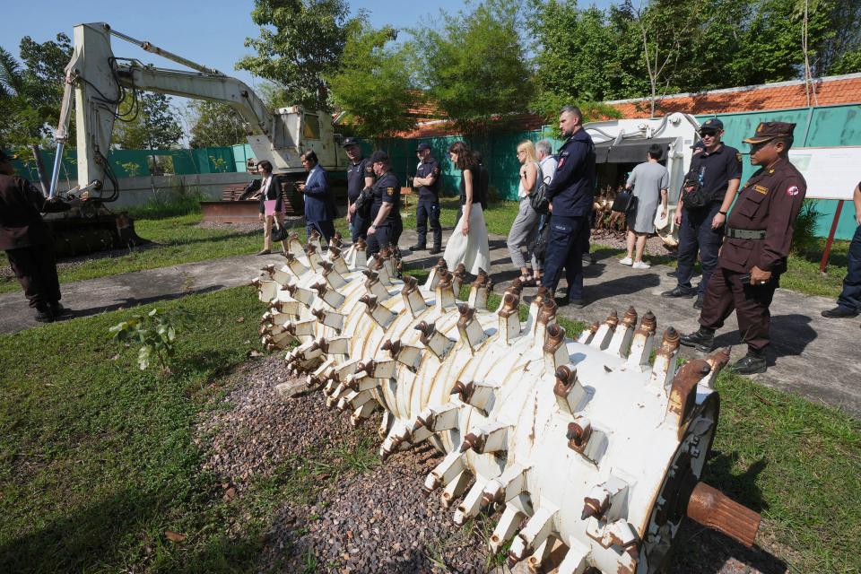 Cambodia Ukraine Demining (Copyright 2023 The Associated Press. All rights reserved.)