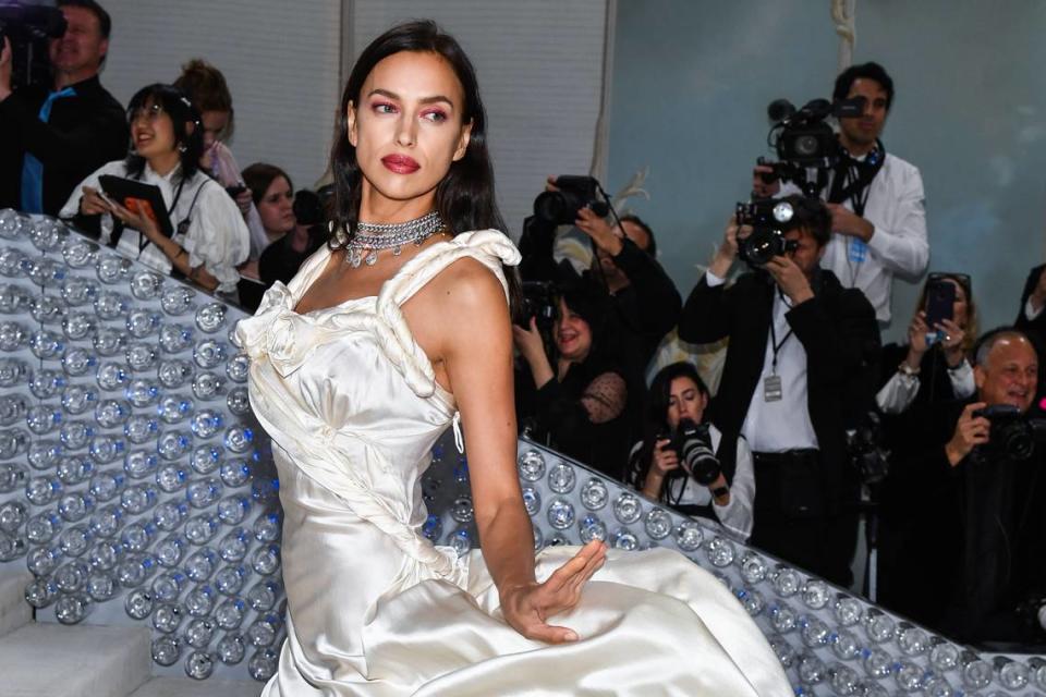 Irina Shayk walking on the red carpet at the 2023 Metropolitan Museum of Art Costume Institute Gala celebrating the opening of the exhibition titled Karl Lagerfeld: A Line of Beauty held at the Metropolitan Museum of Art in New York, NY on May 1, 2023.