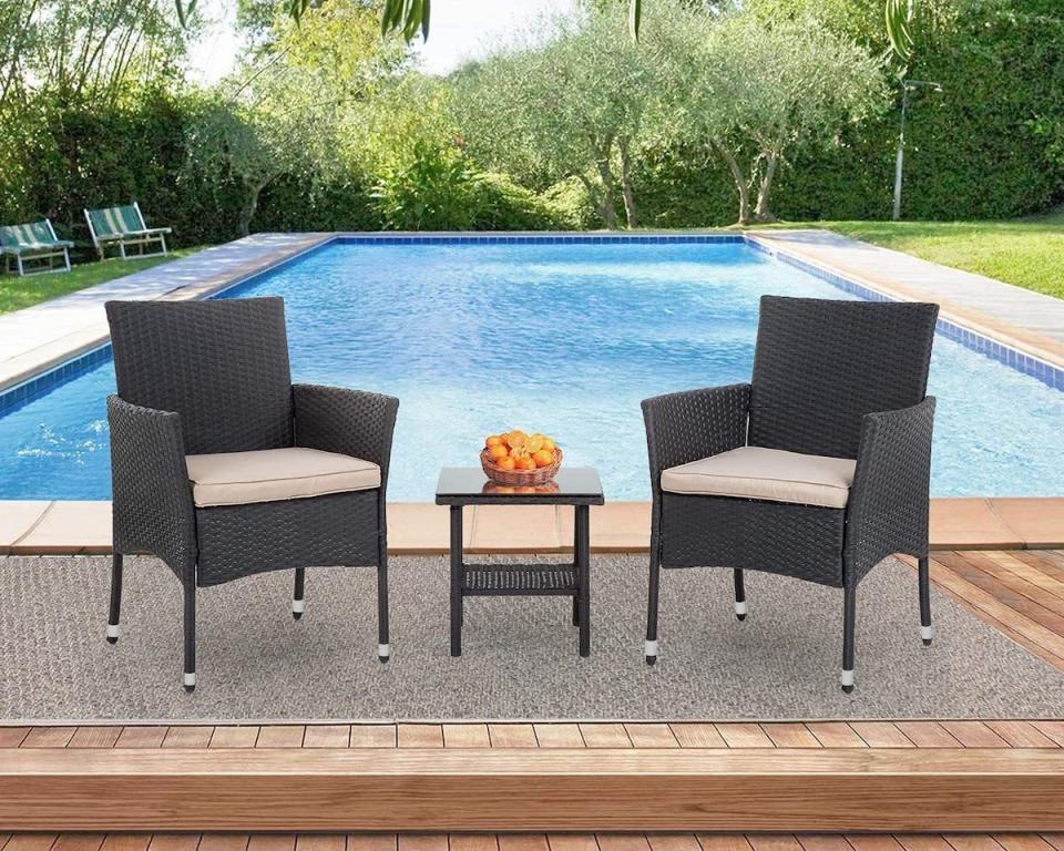 FDW patio set is on sale at Amazon for 40% off. (Photo: Amazon)