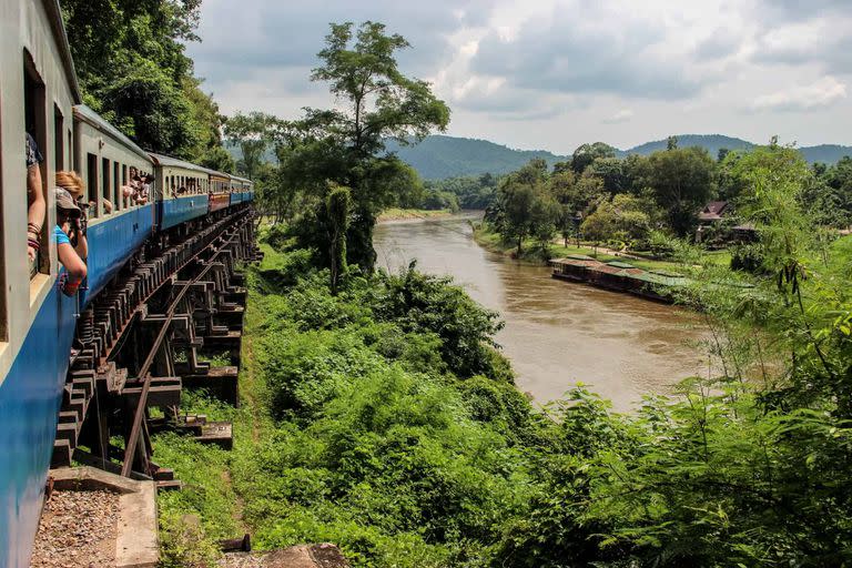 El llamado "tren de la muerte", en la provincia tailandesa de Kanchanaburi