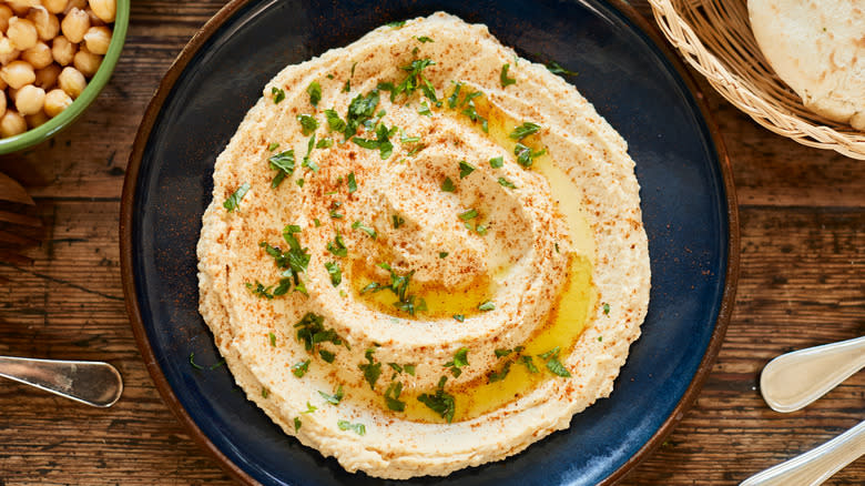hummus with olive oil