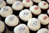 <p>Las pastelerías también venden estos días dulces especiales por la esperadísima boda. (Foto: Jonathan Ernst / Reuters). </p>