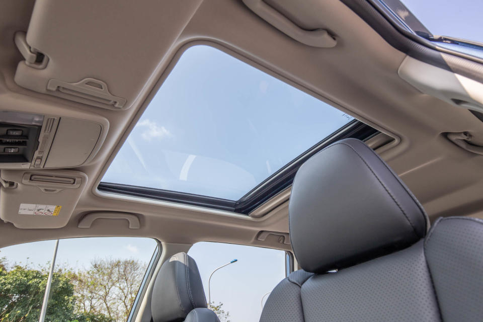 電動玻璃天窗為 Forester 2.0i-S Eyesight 車型標配。