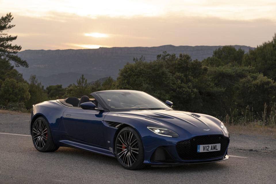 <p>2020 Aston Martin DBS Superleggera Volante</p>