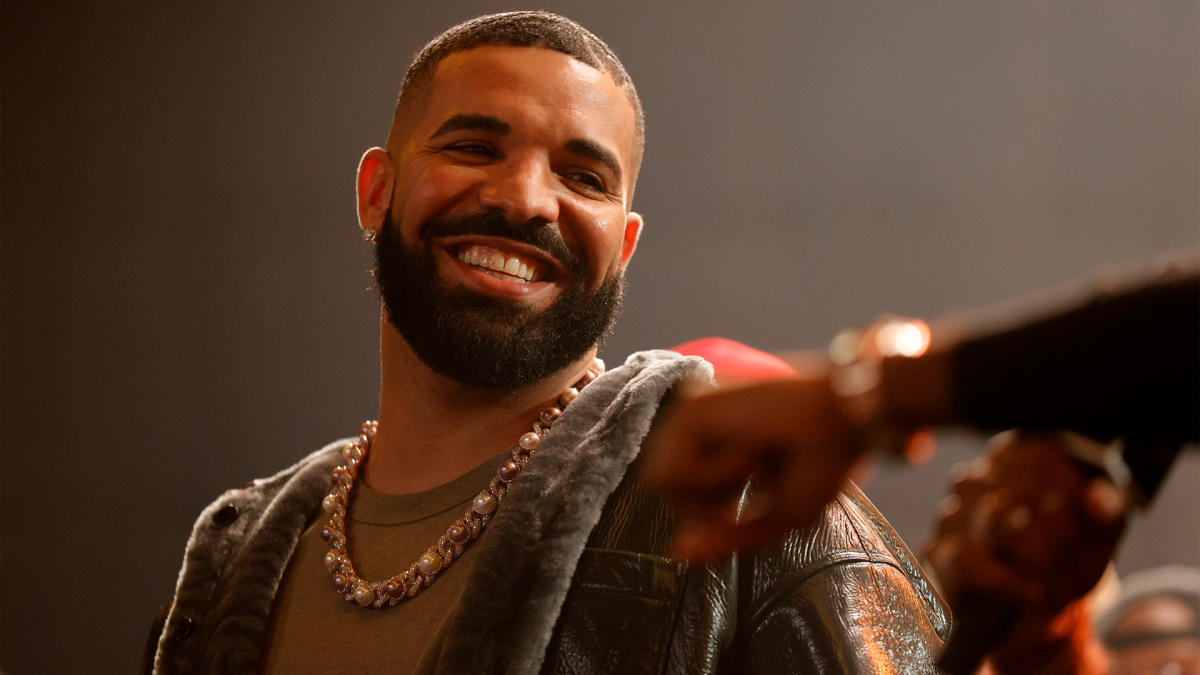 Drakes Loses $550,000 Betting on UFC Fight - XXL