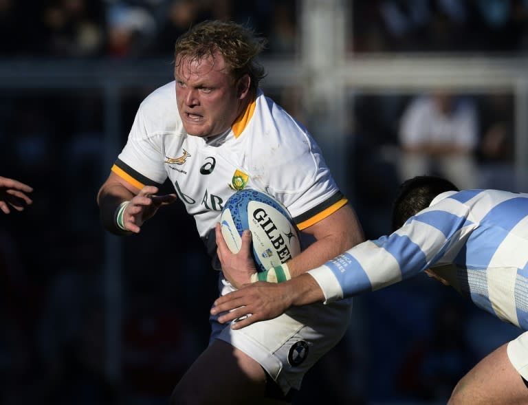 South Africa's Springboks hooker Adriaan Strauss (L) is tackled by Argentina's Los Pumas prop Nahuel Tetaz during their 2015 Rugby World Cup warm-up match at Jose Amalfitani stadium in Buenos Aires, Argentina on August 15, 2015