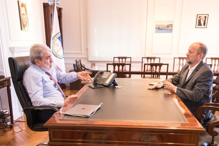 Aníbal Fernández y Martín Insaurralde en otra reunión de "rosca" el 15 de noviembre