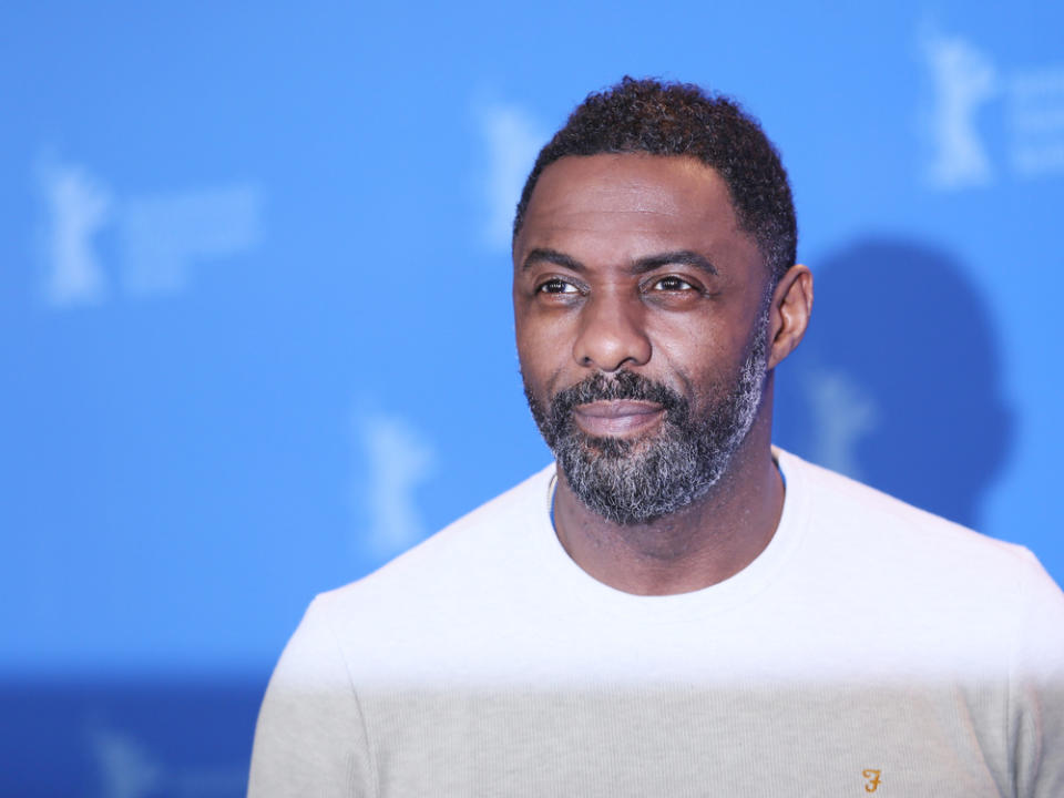 Idris Elba zeigt trotz Erkrankung weiterhin keine Symptome von Corona (Bild: Denis Makarenko/Shutterstock.com)