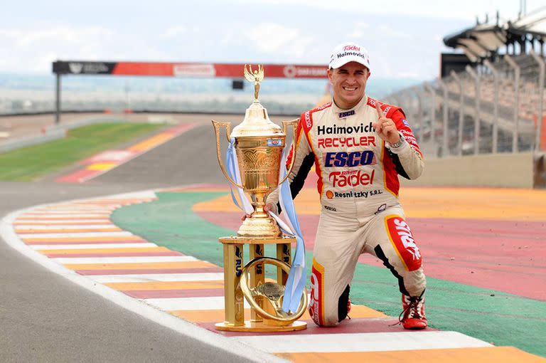 Mariano Werner, el sexto piloto de Ford que logra coronas consecutivas en el TC; la marca del Óvalo celebró 44 títulos 
