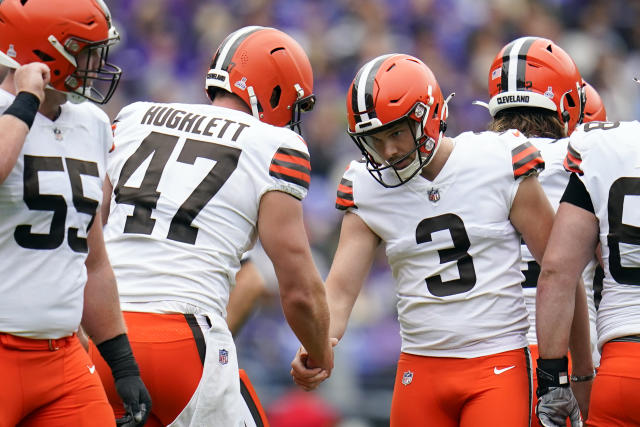 Cleveland Browns sign LS Charley Hughlett to 4-year contract extension -  Dawgs By Nature