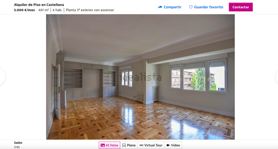 Así es el salón de un piso en la zona de la Castellana en Madrid por 5.000 euro de alquiler al mes. (Foto: Captura de Idealista)