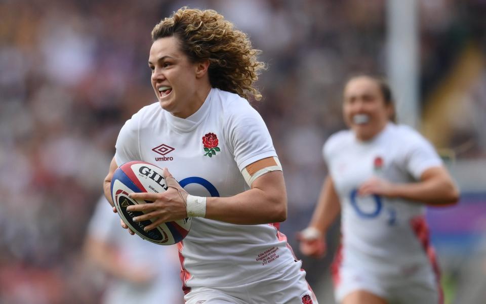 Ellie Kildunne running during England's game against Ireland